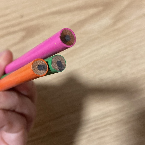 Coach Poppy Set of pencils - missing one pink - Picture 4 of 4